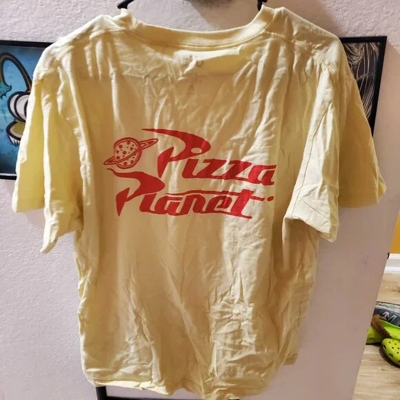 Pixar Toy Story X Uniqlo Pizza Planet T shirt - Picture 3 of 3